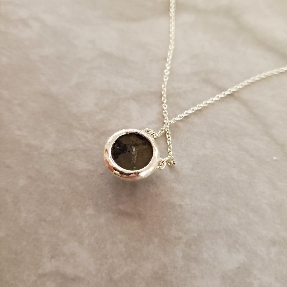 ✨ Stella and Dot Rhinestone Pendant Necklace ✨ - Picture 8 of 10